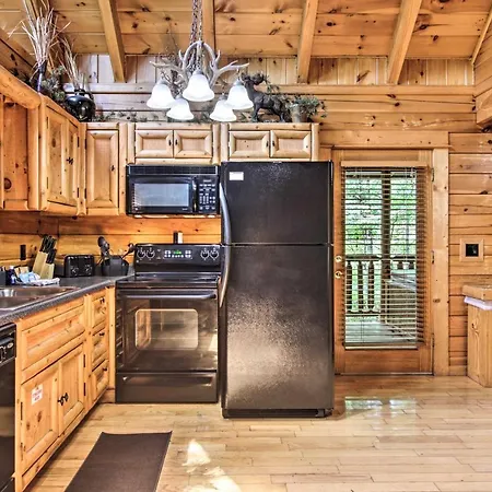 Romantic Pigeon Forge Log Cabin With Hot Tub! Sevierville Exterior photo