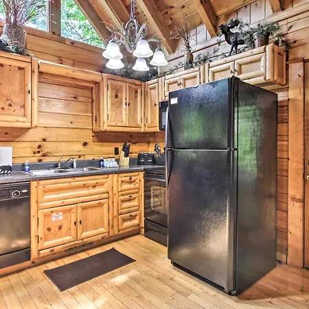 Romantic Pigeon Forge Log Cabin With Hot Tub! Sevierville Exterior photo