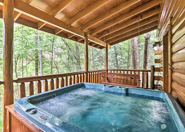 Romantic Pigeon Forge Log Cabin With Hot Tub!