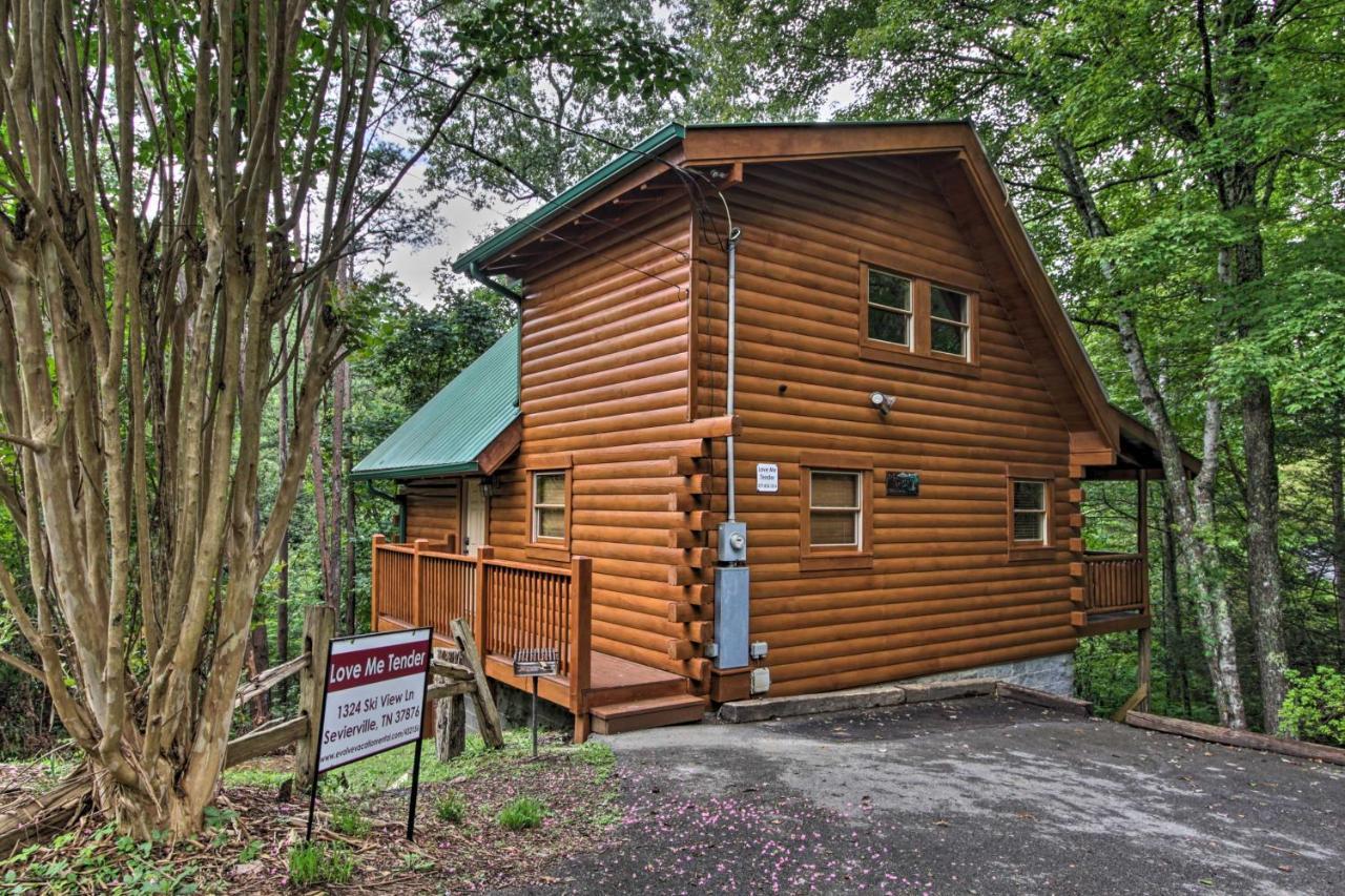 Romantic Pigeon Forge Log With Hot Tub! * Sevierville